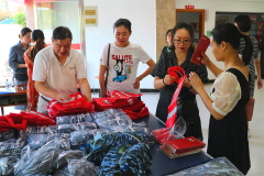 快樂研學(xué)、增長(zhǎng)知識(shí)，立志報(bào)國(guó)！